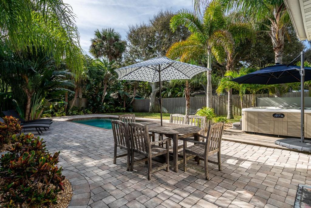 Turtles Nest Pool Home ~ Hot Tub ~ Walking Distance To The Beach - 821 E. 11Th New Smyrna Beach Exterior foto